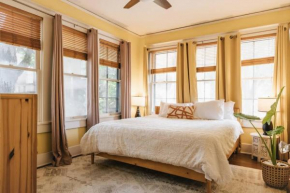 Spacious Historic Victorian Retreat on UT Campus